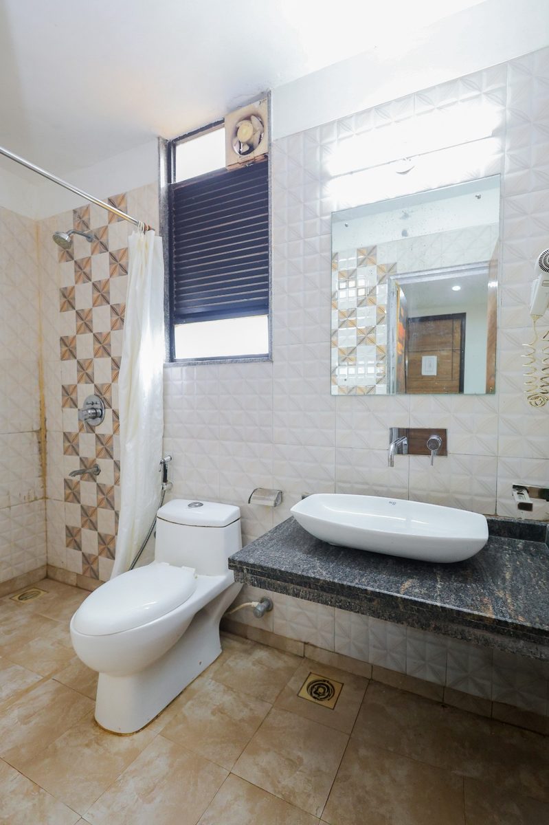 Bathroom at Savoy Suites Palacio