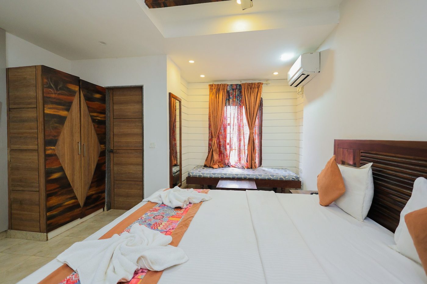 Double Deluxe room at Savoy Suites Palacio