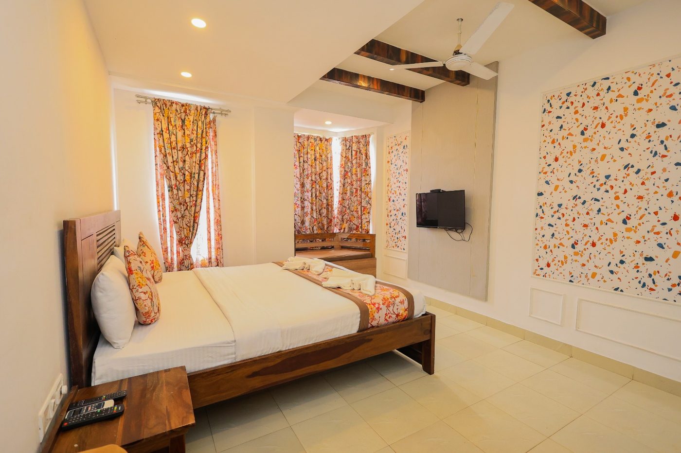 Double Deluxe room at Savoy Suites Palacio